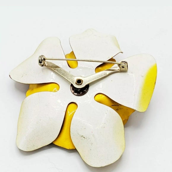 Vintage Enamel Metal Flower Brooch Pin Orange - Picture 3 of 4